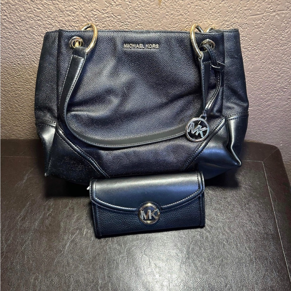 Michael Kors Bag & Wallet Set. New with tags.